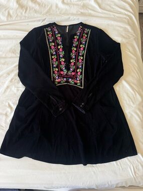 FREE PEOPLE | Black Velvet Tunic/Dress with Colorful Floral Embroidery